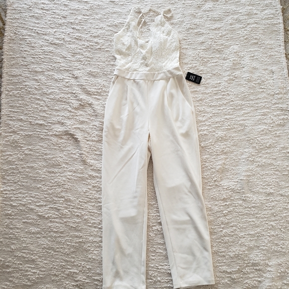 Express White/Cream Lace Jumpsuit - Size XS NWOT - Picture 2 of 6